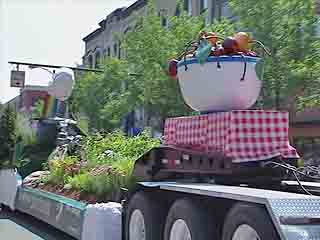  密歇根州:  美国:  
 
 Cherry Festival in Traverse City